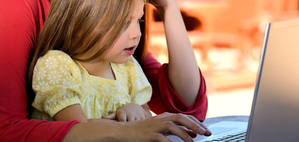 Concilier travail et enfants pendant les vacances : 5 astuces efficaces