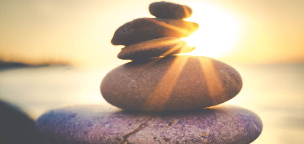 Trouve ton équilibre de vie de maman entrepreneure et développe ton projet sans stress ni culpabilité. Conseils pratiques et bienveillance